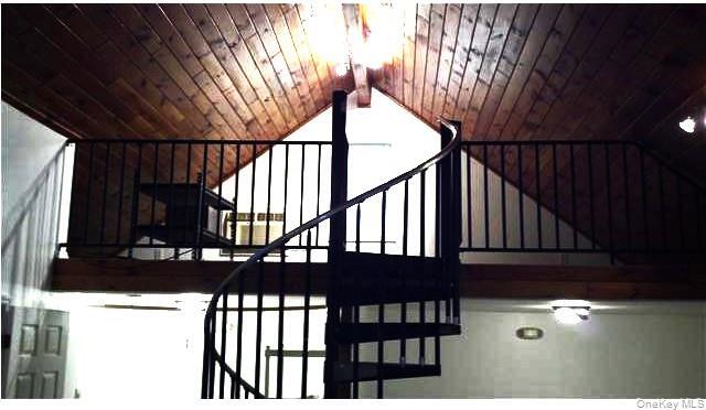 Building Photo - 13 Spring St