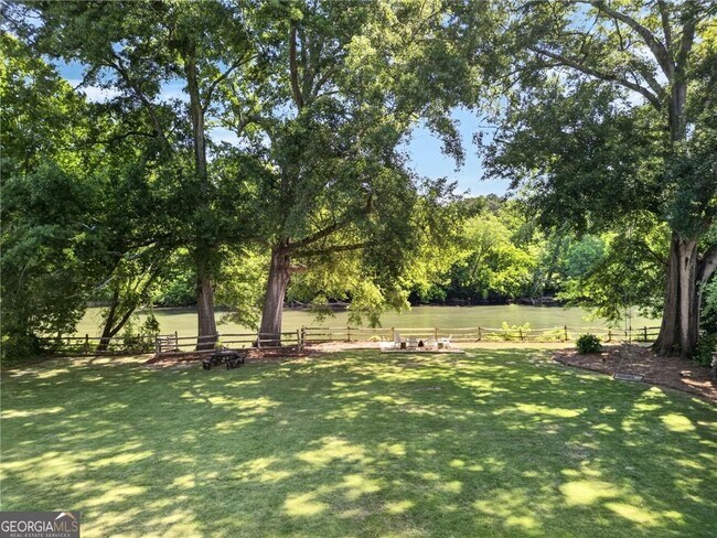 Building Photo - 3669 Cochise Dr SE