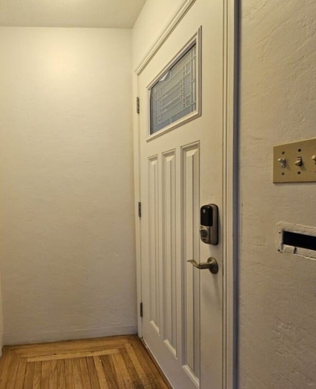 Building Photo - Charming 3 Bedroom Home in Southgate Neigh...