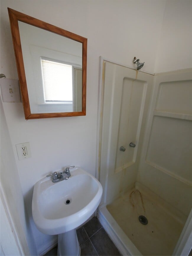 Building Photo - 6124 Goforth St