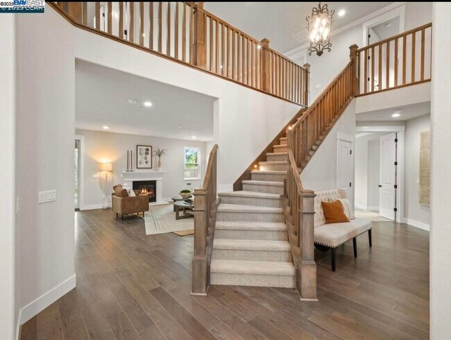 Building Photo - 1588 Alamo Way