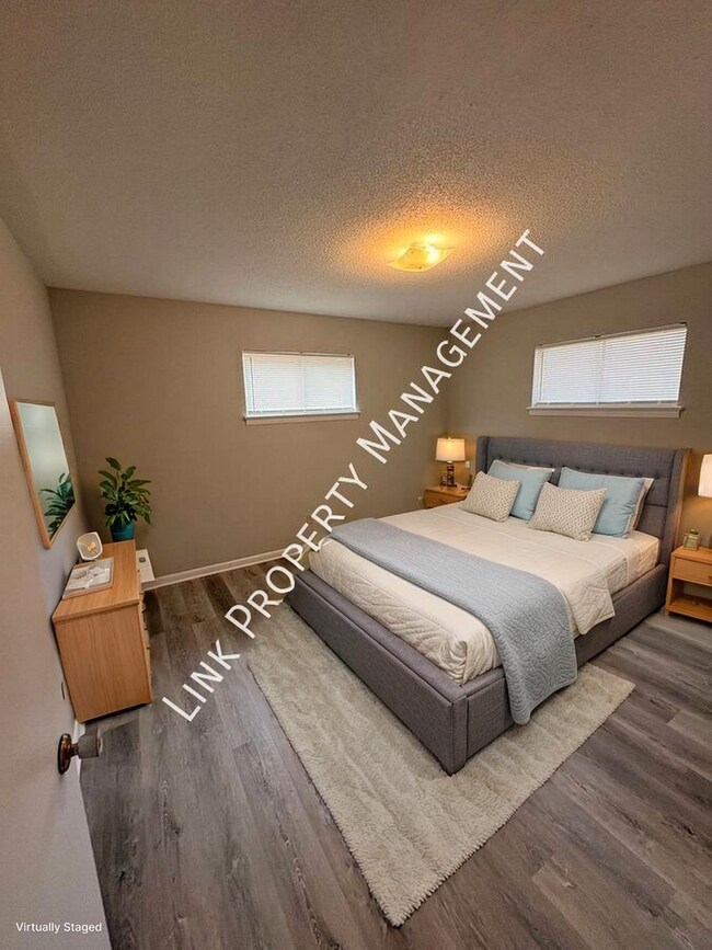 Building Photo - 3403/3405 Gail