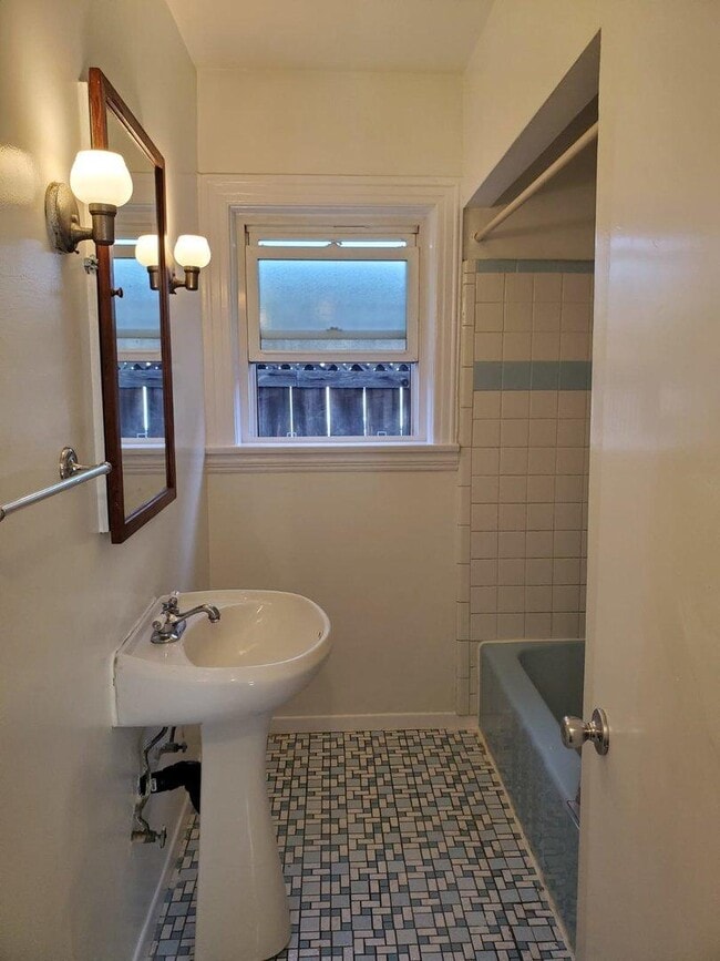 Building Photo - 4624 32nd St