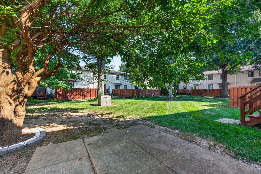 Building Photo - 13391 Hiddendale Ln