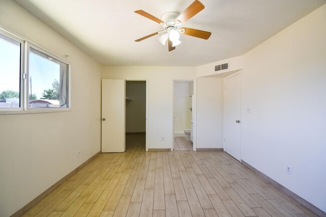 Building Photo - 6819 N 64th Ave