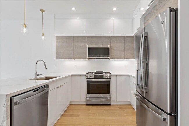 Building Photo - 6025 JFK Blvd E