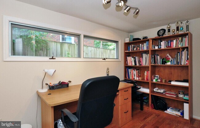 Building Photo - 4306 Kentbury Dr