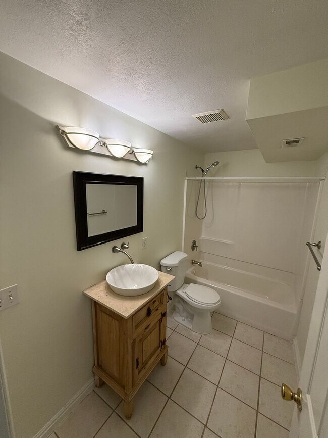 Building Photo - 5 Bedroom Home in Herriman; 2700 sq ft; Open Floor Plan