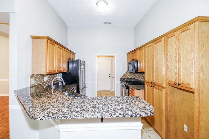 Building Photo - 1562 Appling Wood Cove N