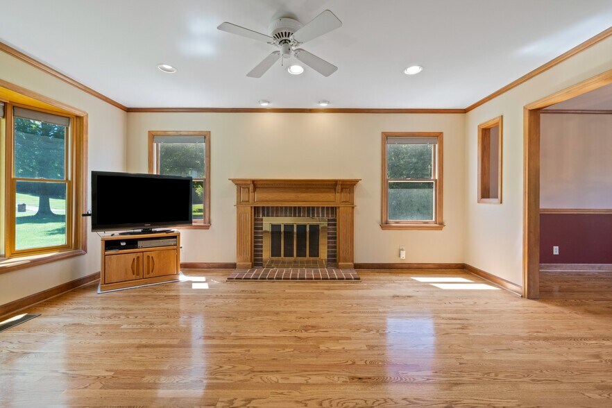 Building Photo - 3010 Eaker Dr