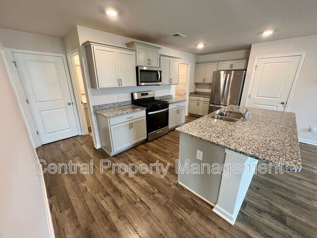 Building Photo - 534 Evaleigh St