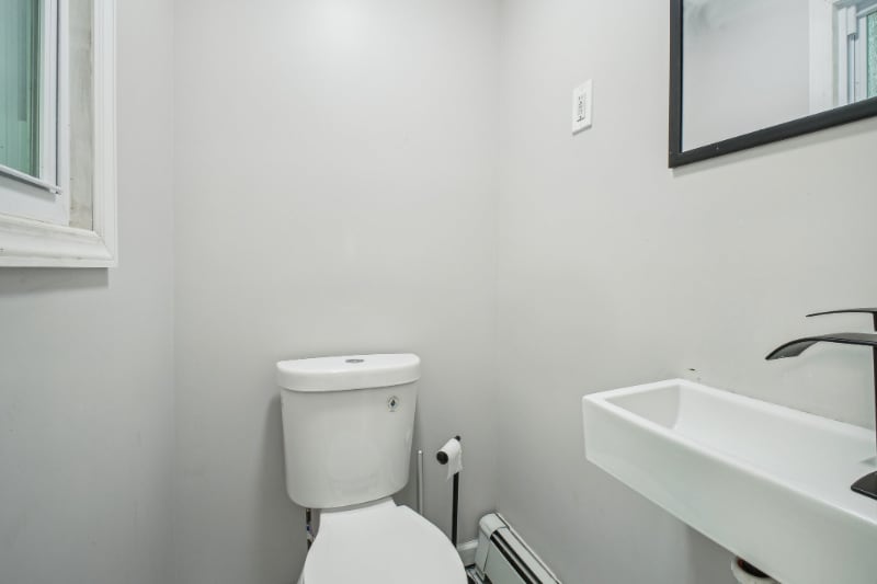 Building Photo - 296 Dixon Ave