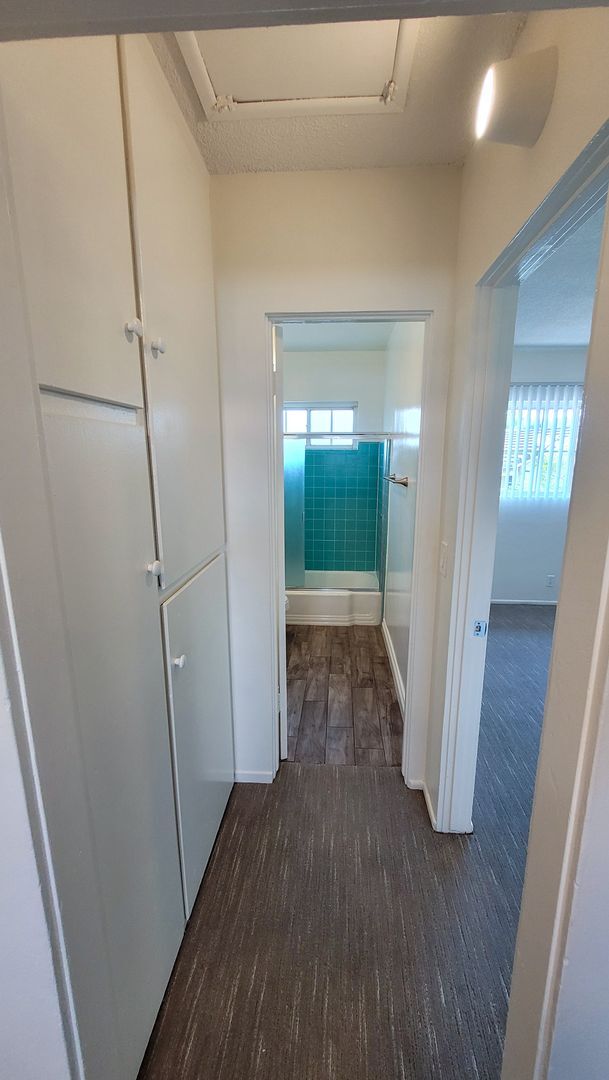 Building Photo - Upstairs Vacancy in West La Habra!