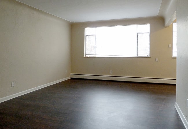 Living - Admiral Apartments