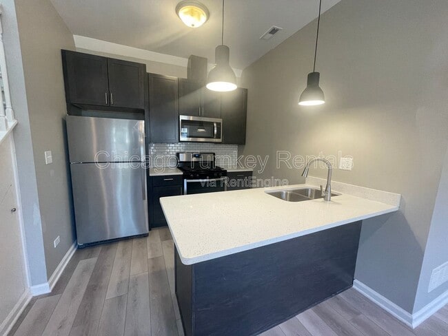 Building Photo - 2624 W 24th St