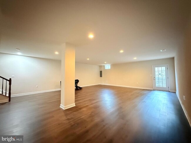 Building Photo - 42331 Benfold Square
