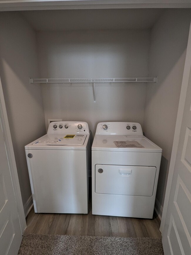 Building Photo - 5723 Sandy Walk St