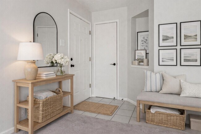 Building Photo - 8051 Bay Branch Dr