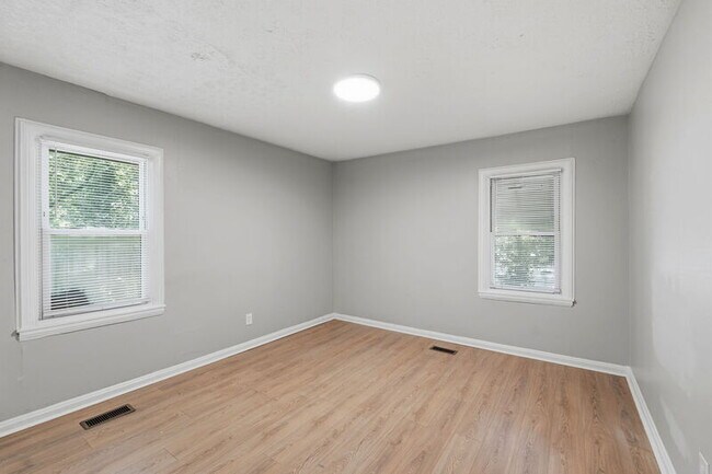 Building Photo - 178 Meador Way SE
