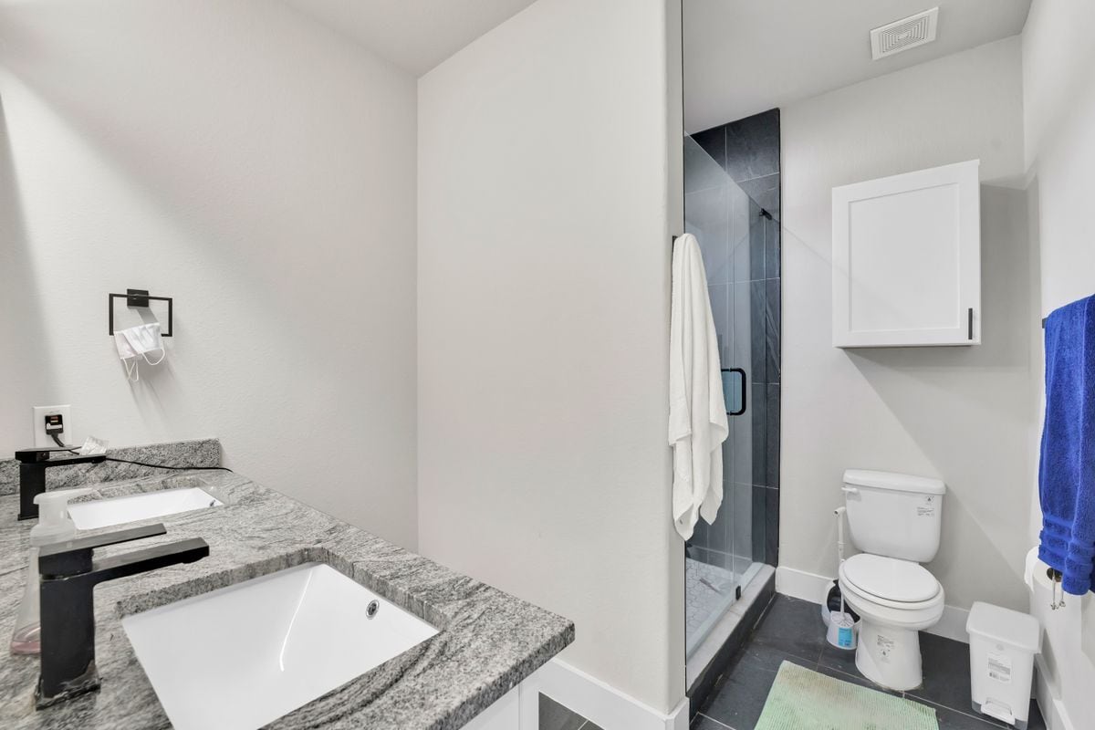 Building Photo - 4621 Collins Ave