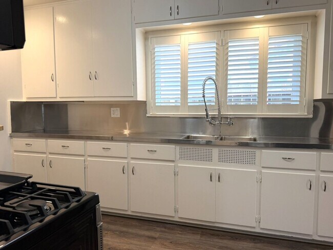 Building Photo - 479