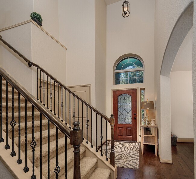 Building Photo - 222 Hawkhurst Ct