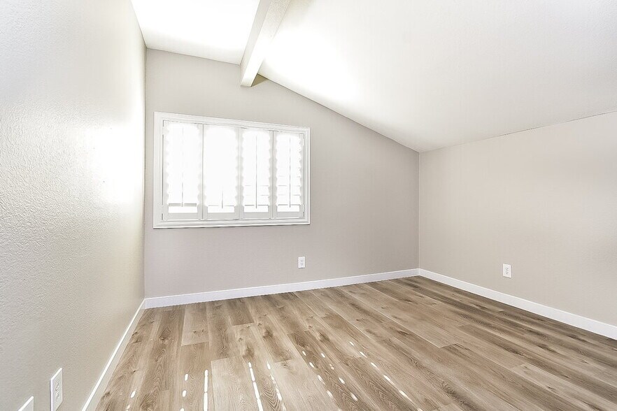 Building Photo - 3451 White Mission Dr