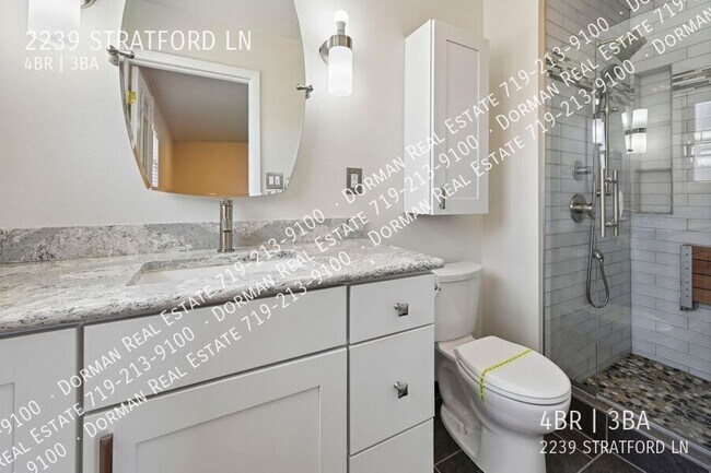 Building Photo - 2239 Stratford Ln