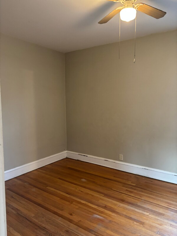 Building Photo - 4931 W Ainslie St
