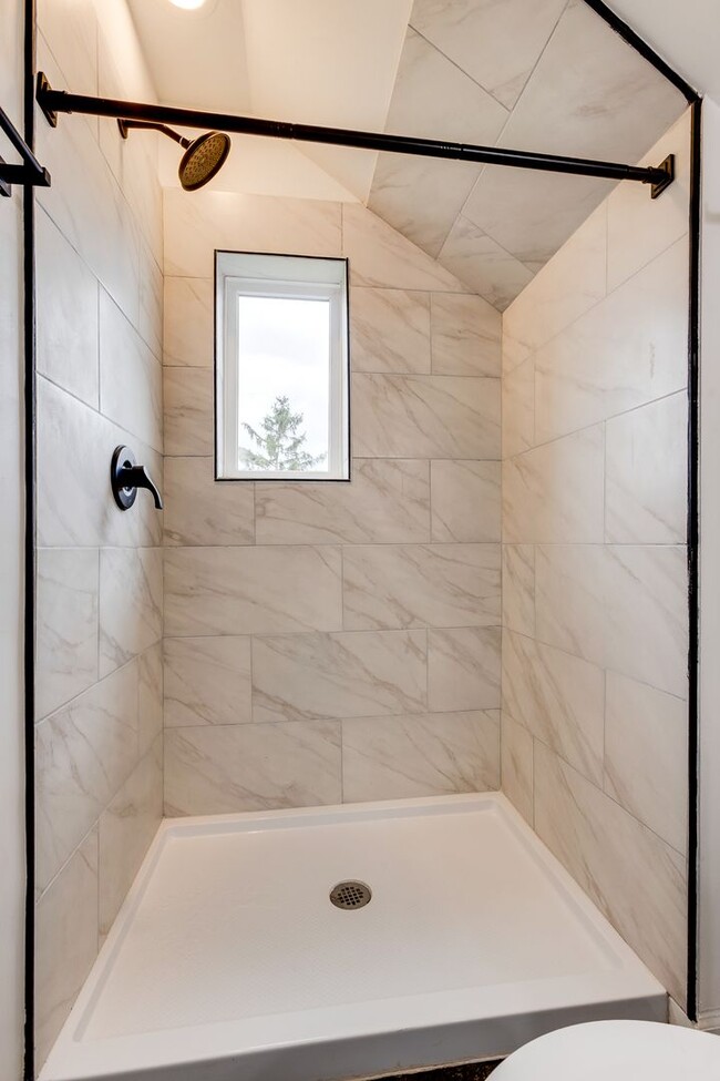 Building Photo - 925 Manton Wy