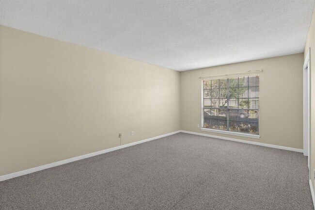 Building Photo - 2701 Bellefontaine St