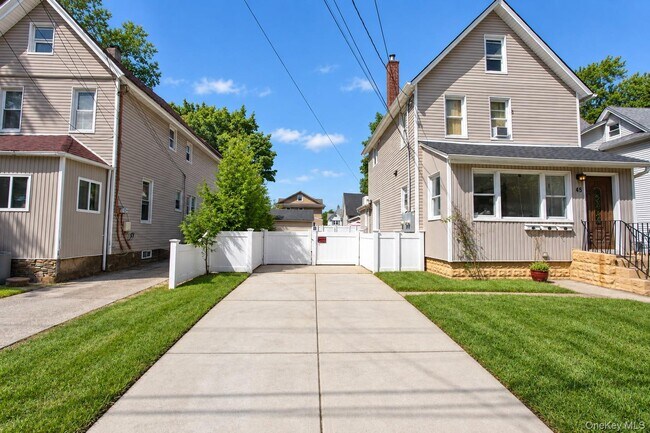 Building Photo - 45 Lynbrook Ave