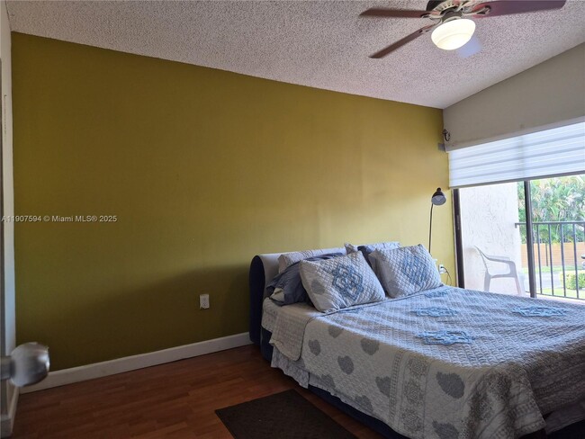 Building Photo - 10904 SW 72nd St