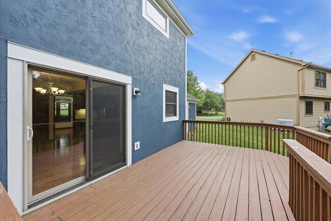 Building Photo - 7666 Windwood Dr