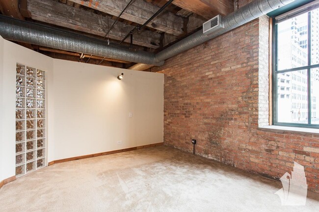 Building Photo - 1 bedroom in Chicago IL 60605