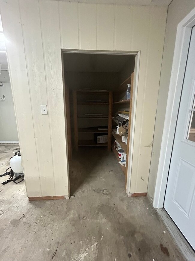 Building Photo - House For Rent | Sulphur