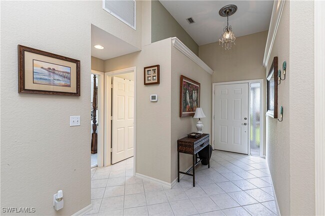 Building Photo - 5595 Greenwood Cir
