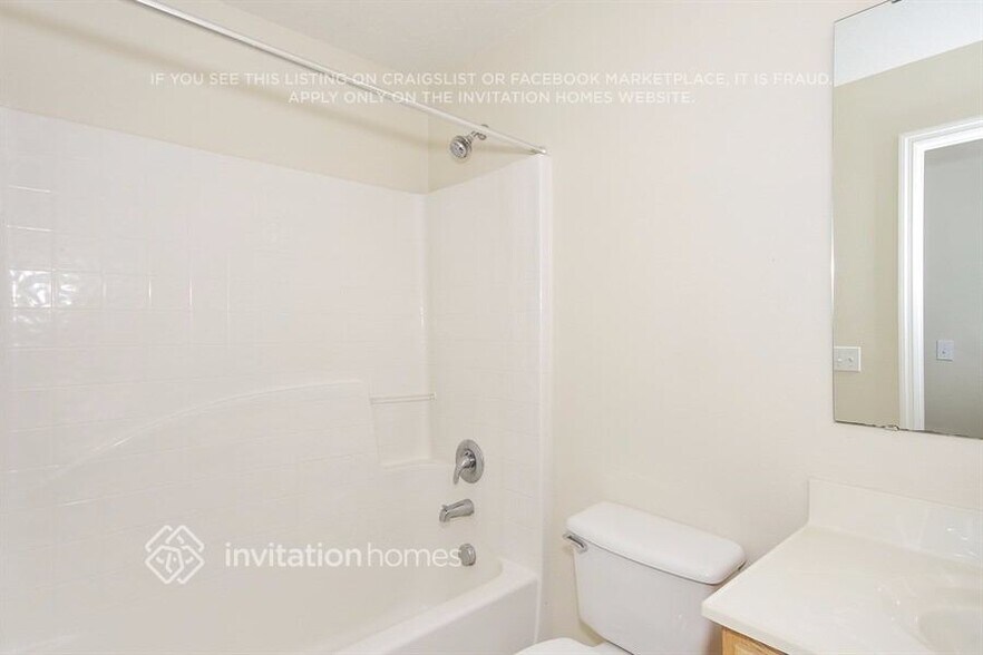 Building Photo - 159 Velveteen Pl