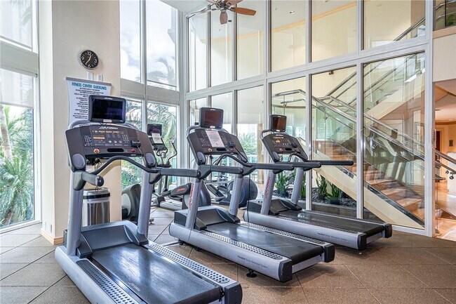 Building Photo - 347 N New River Dr E