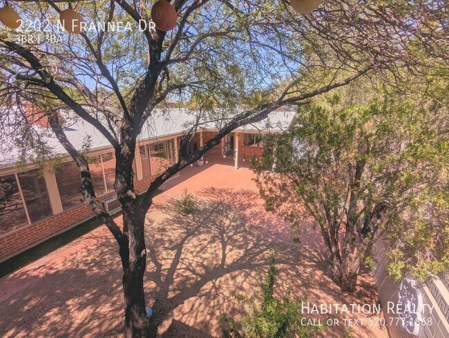 Building Photo - 2202 N Frannea Dr