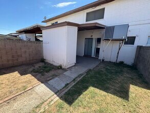 Building Photo - Holiday Gardens 2-br Townhome