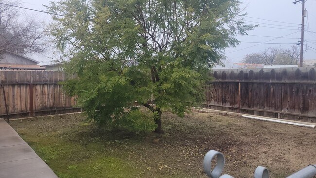 Building Photo - 1012 Jacober Ave