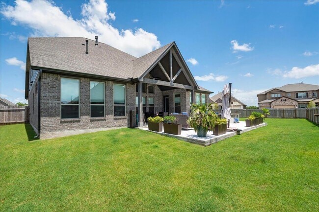 Building Photo - 5713 Fresno Ave