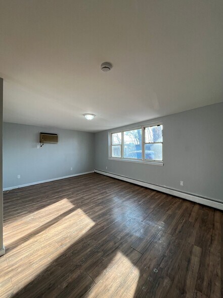 Building Photo - 180 Princeton Ave