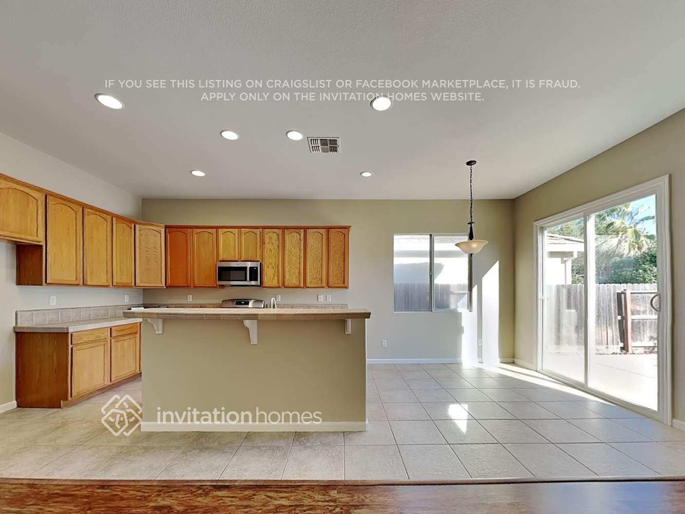Building Photo - 1704 Carswell Ln