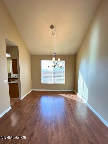 Building Photo - 1685 Southview Dr