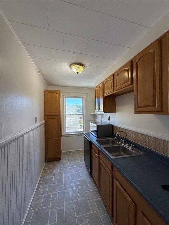 Building Photo - 23 Brandon Rd