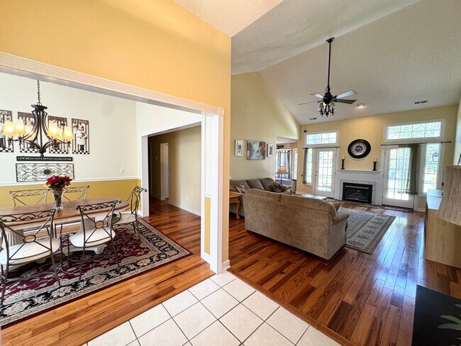 Building Photo - Longs - 3 Bedroom / 2 Bathroom Fully Furnished Home