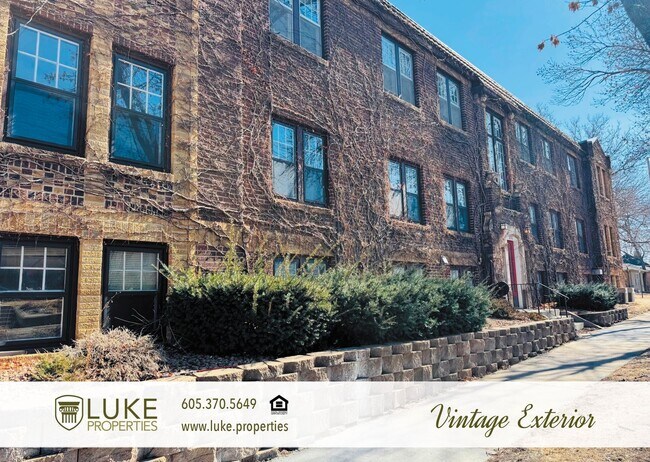 Building Photo - 1216 S Center Ave