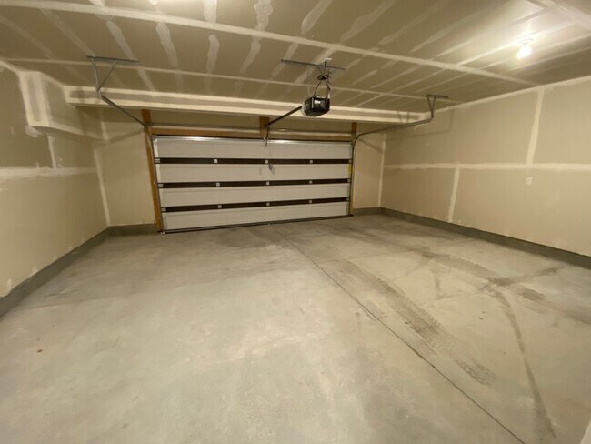Building Photo - 2035 N 350 E